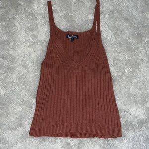 Brown rubbed v-neck tank top.